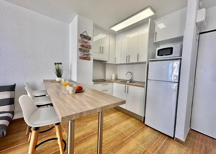 Torres De Yomely - M7c * Playa de las Américas